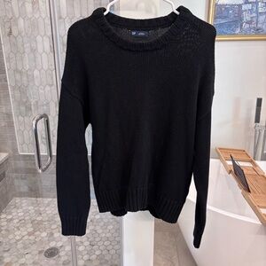 GAP Men's Black Crewneck Sweater